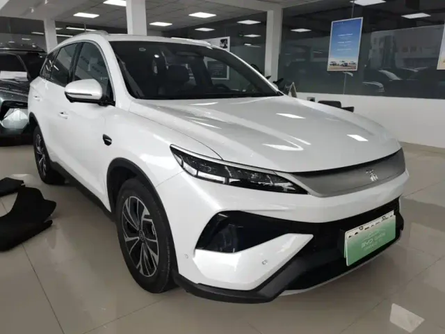 BYD Song Pro — Фото автомобиля 3