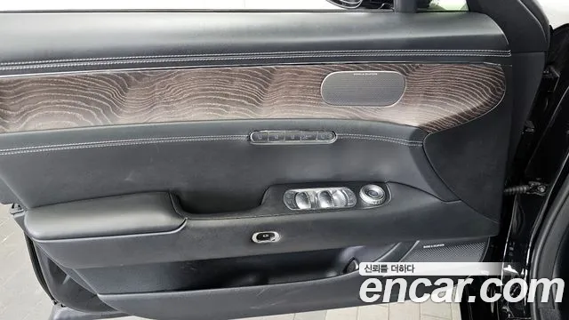 Genesis G90 Бензин 3.5 турбо AWD — Фото автомобиля 23