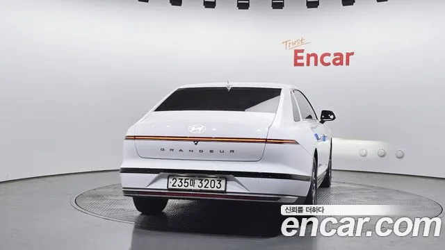Hyundai Grandeur Grandeur (GN7) — Фото автомобиля 4