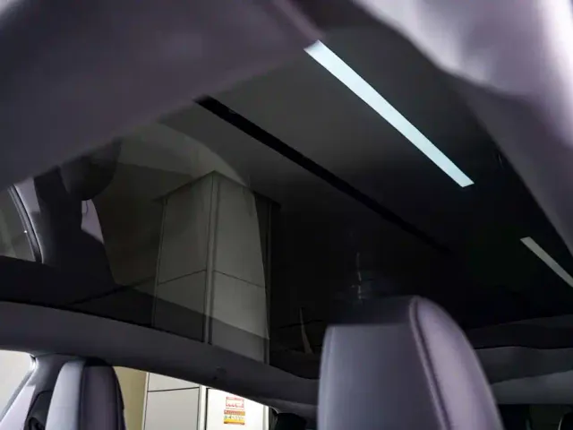 Tesla Model Y — Фото автомобиля 28