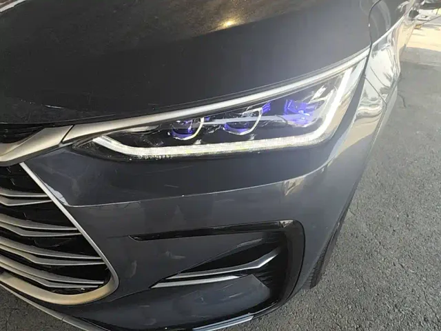 BYD Tang — Фото автомобиля 23