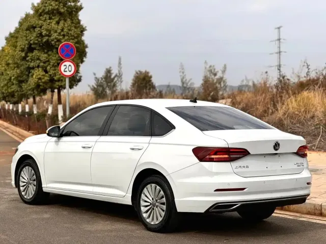 Volkswagen Lavida 2022 1.5L Auto Comfort Edition — Фото автомобиля 9
