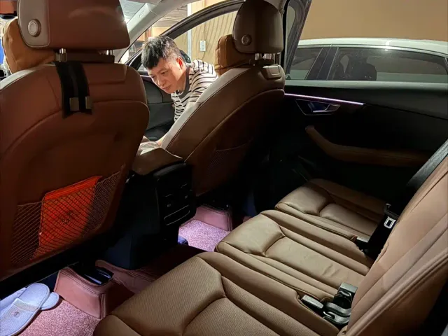 Audi Q7 — Фото автомобиля 4