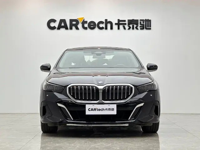 BMW 5 Series — Фото автомобиля 7