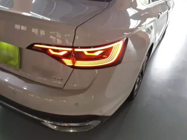 Volkswagen Sagitar — Фото автомобиля 7
