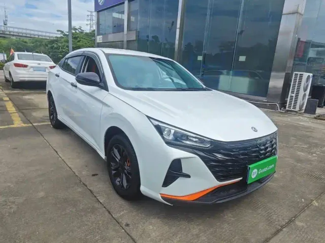 Dongfeng Yixuan — Фото автомобиля 3
