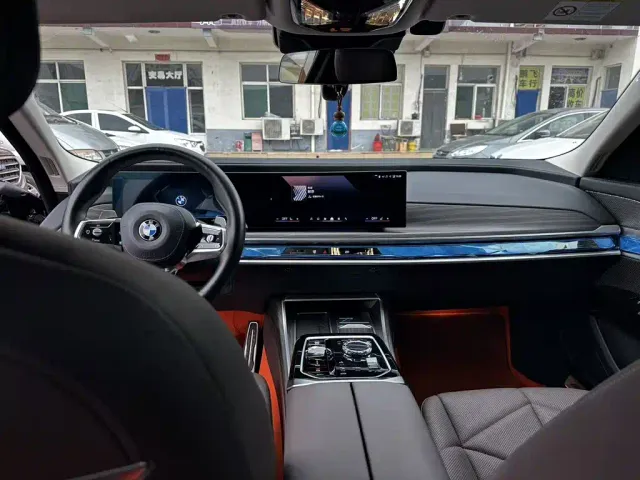 BMW 7 Series — Фото автомобиля 4