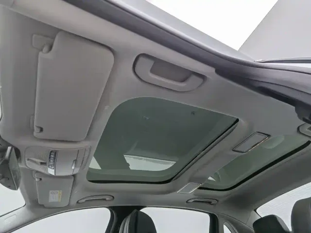 Mercedes-Benz E-Class — Фото автомобиля 14