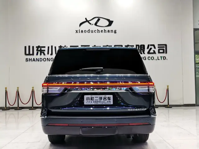 Lincoln Navigator — Фото автомобиля 13