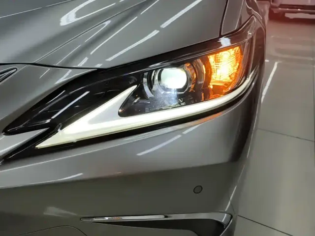 Lexus ES — Фото автомобиля 23