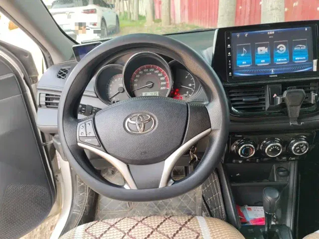 Toyota Vios FS — Фото автомобиля 2