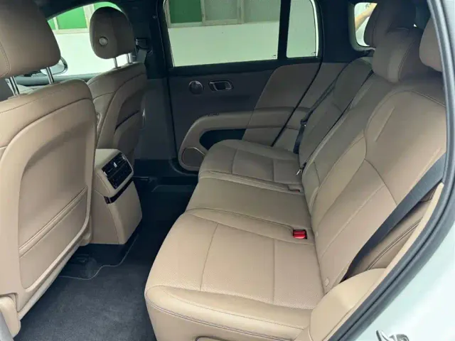 Li Auto i6 — Фото автомобиля 5