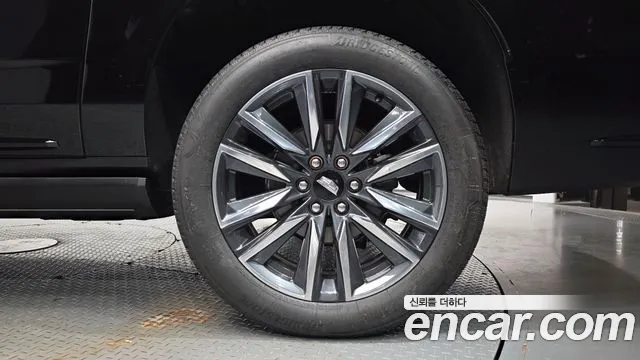 Cadillac Escalade Escalade 5 поколение — Фото автомобиля 18