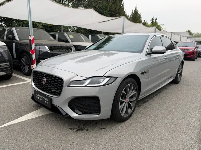 Фотография автомобиля — Jaguar XFL