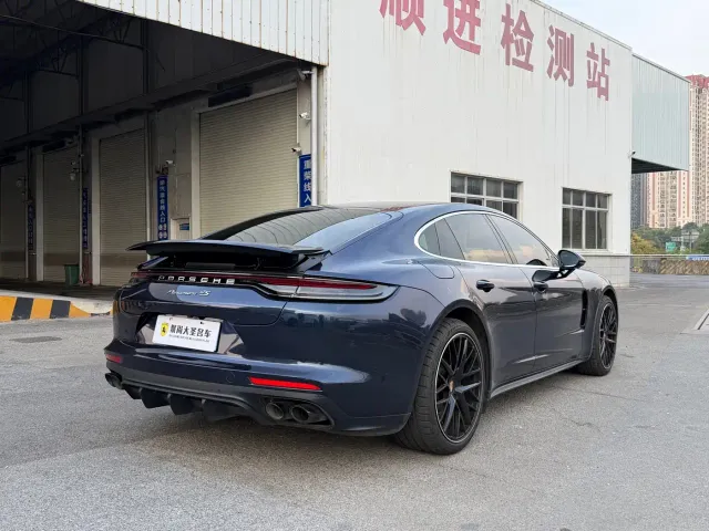 Porsche Panamera — Фото автомобиля 9