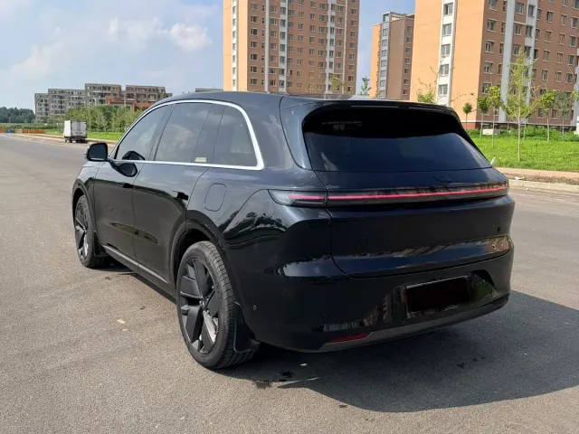 Li Auto L6 — Фото автомобиля 7