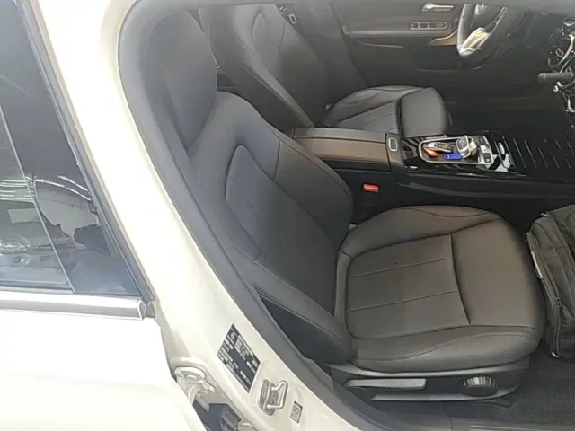 Mercedes-Benz A-Class — Фото автомобиля 24