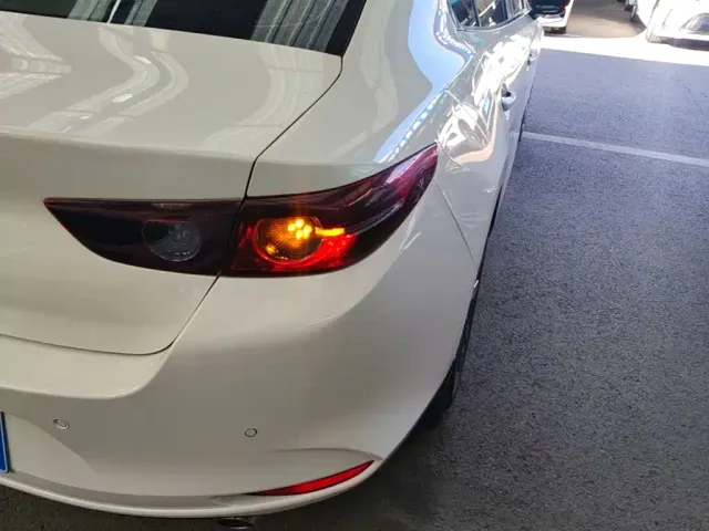 Mazda Axela — Фото автомобиля 7