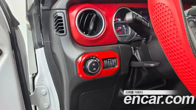 Jeep Wrangler JL — Фото автомобиля 19