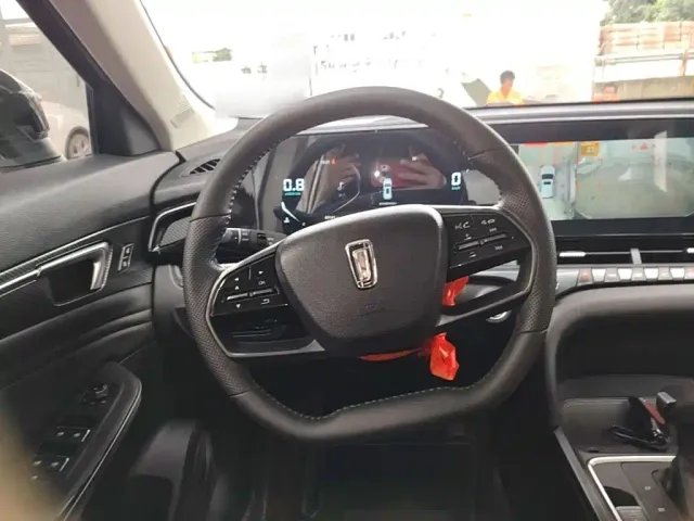 Bestune T55 — Фото автомобиля 10