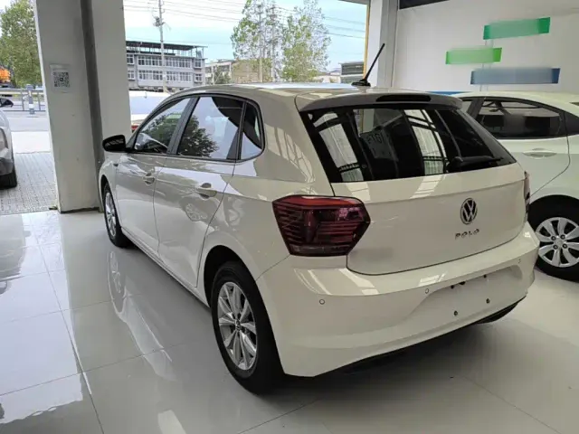 Volkswagen Polo — Фото автомобиля 4