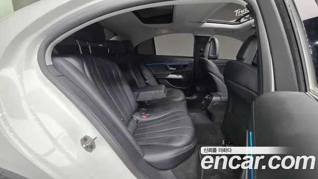 Mercedes-Benz E-Class — Фото автомобиля 29