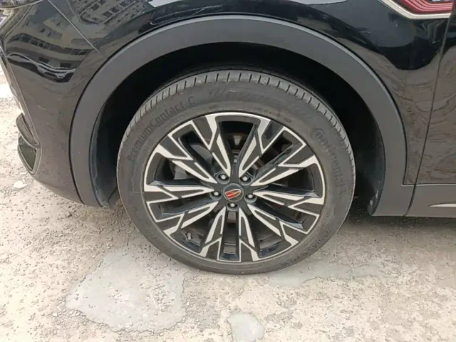 Hongqi HS5 — Фото автомобиля 22