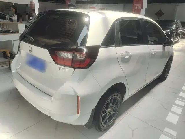 Honda Fit — Фото автомобиля 6