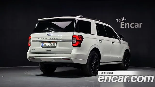 Ford Expedition — Фото автомобиля 2