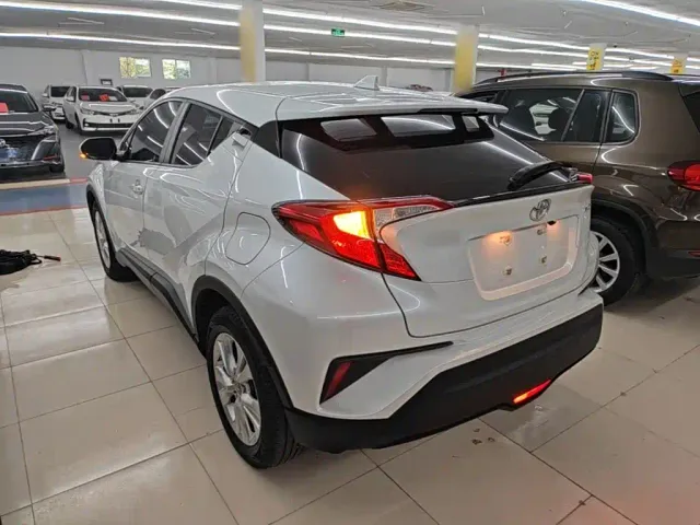 Toyota IZOA — Фото автомобиля 4