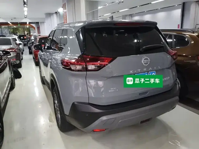Nissan X-Trail — Фото автомобиля 4