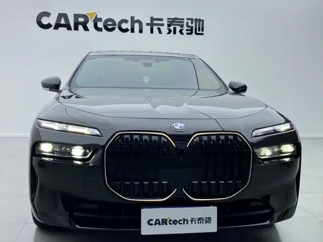 BMW 7 Series — Фото автомобиля 5