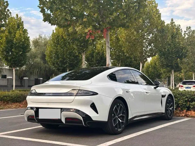 Xiaomi SU7 — Фото автомобиля 16