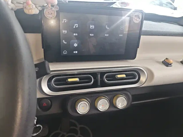 Wuling Hongguang Mini EV — Фото автомобиля 12