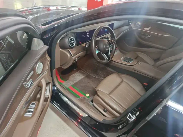 Mercedes-Benz E-Class — Фото автомобиля 15