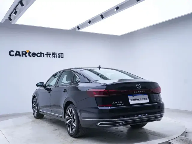 Volkswagen Passat — Фото автомобиля 17