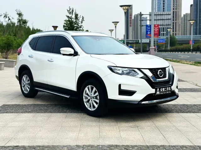 Nissan X-Trail — Фото автомобиля 3