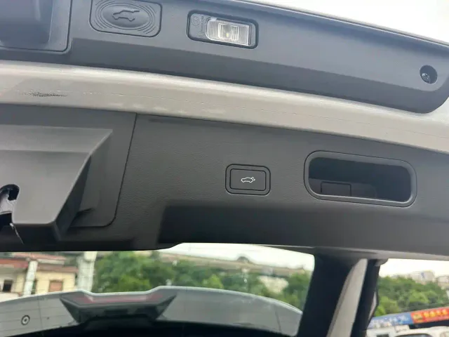 Geely Boyue L — Фото автомобиля 10
