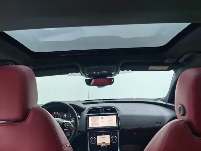 Jaguar XEL — Фото автомобиля 8