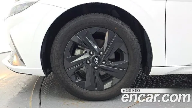 Hyundai AVANTE Avante (CN7) — Фото автомобиля 5