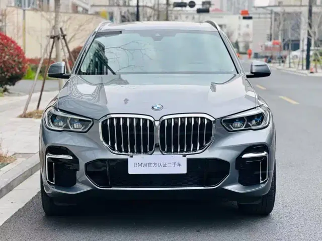Фотография автомобиля — BMW X5