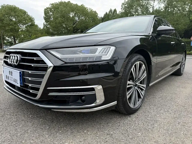Audi A8 — Фото автомобиля 15