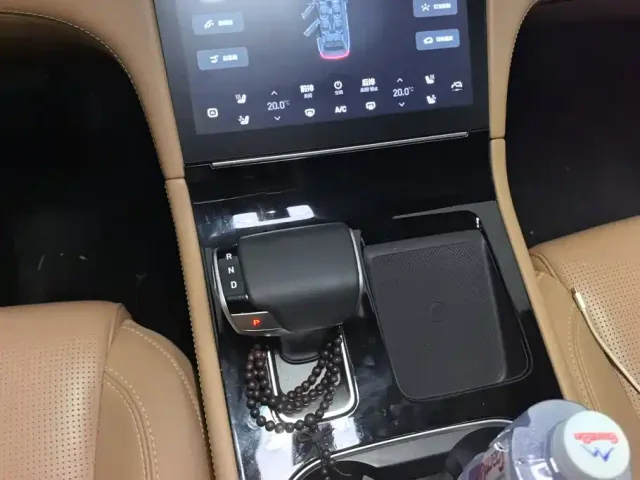 Li Auto ONE — Фото автомобиля 16
