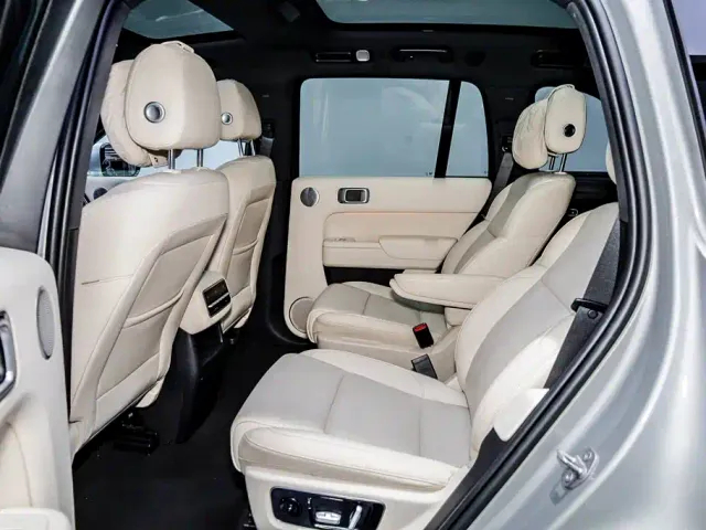 Li Auto L8 — Фото автомобиля 10