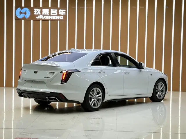 Cadillac CT4 — Фото автомобиля 16