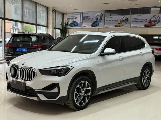 Фотография автомобиля — BMW X1