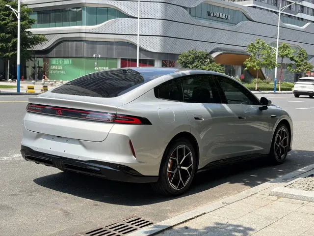 Changan Qiyuan A06 — Фото автомобиля 4