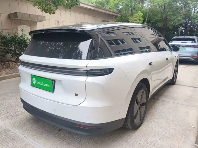 Li Auto i8 — Фото автомобиля 6