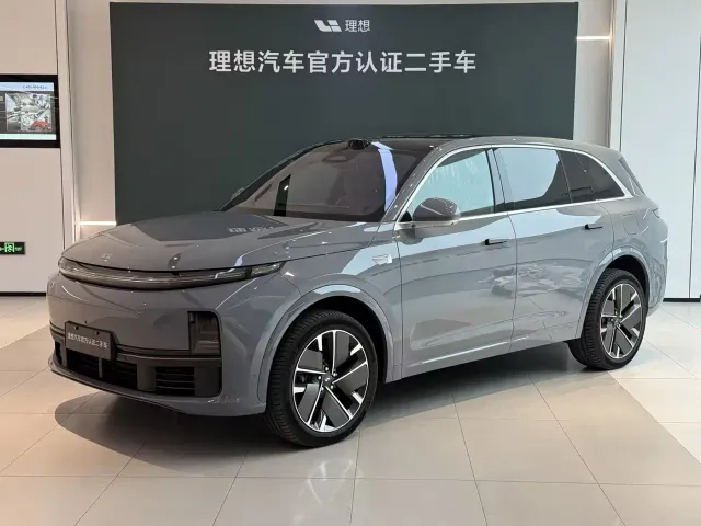 Li Auto L7 — Фото автомобиля 12