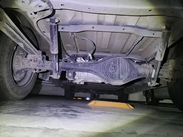 JMC E-Fushun — Фото автомобиля 11